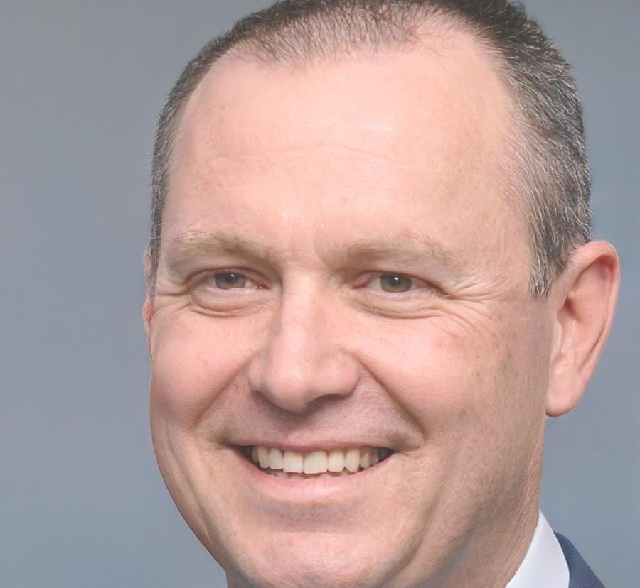 Tobias Lindemann, Gründer von qoralinuvast